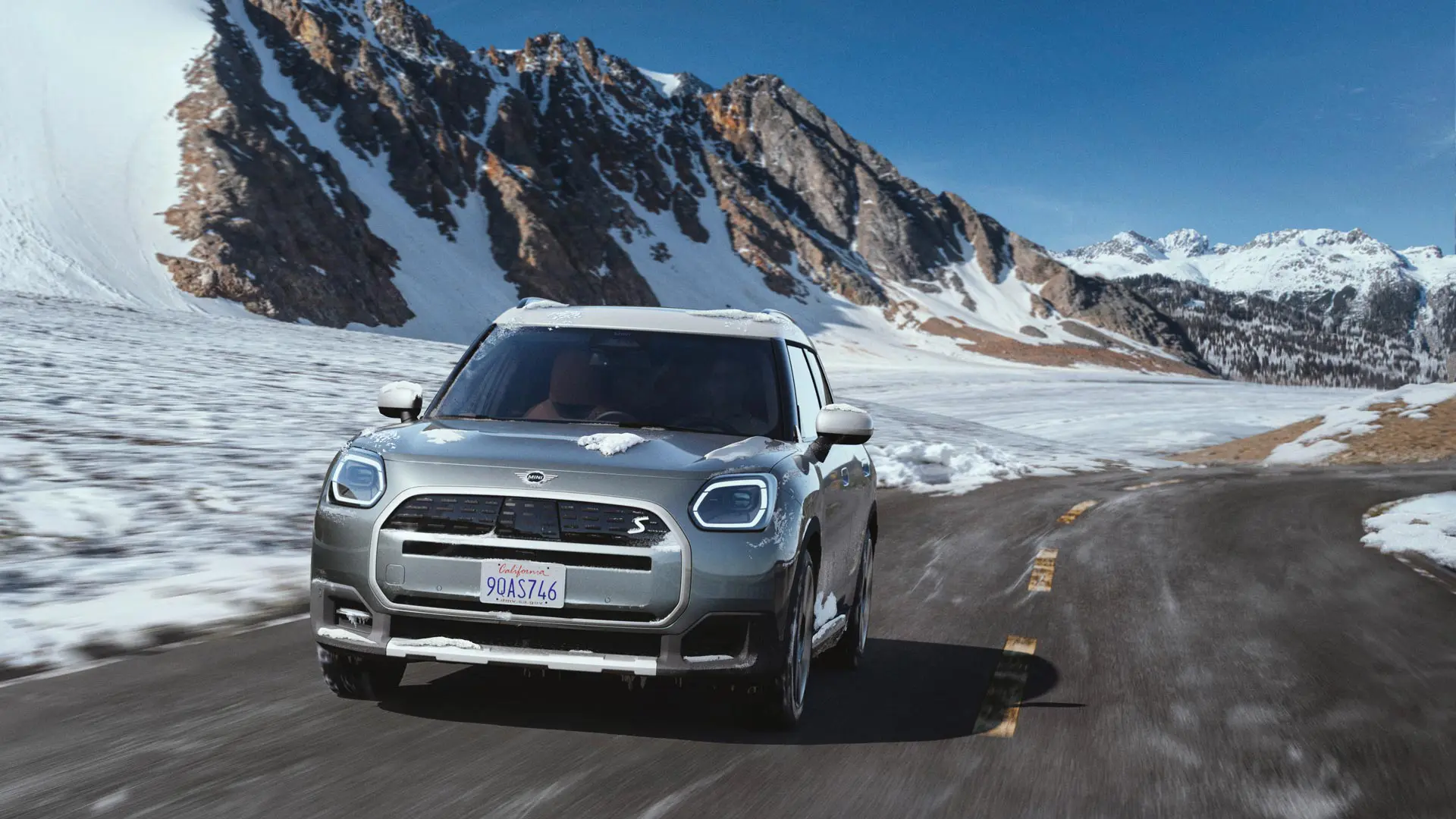 MINI Countryman u snijegu.